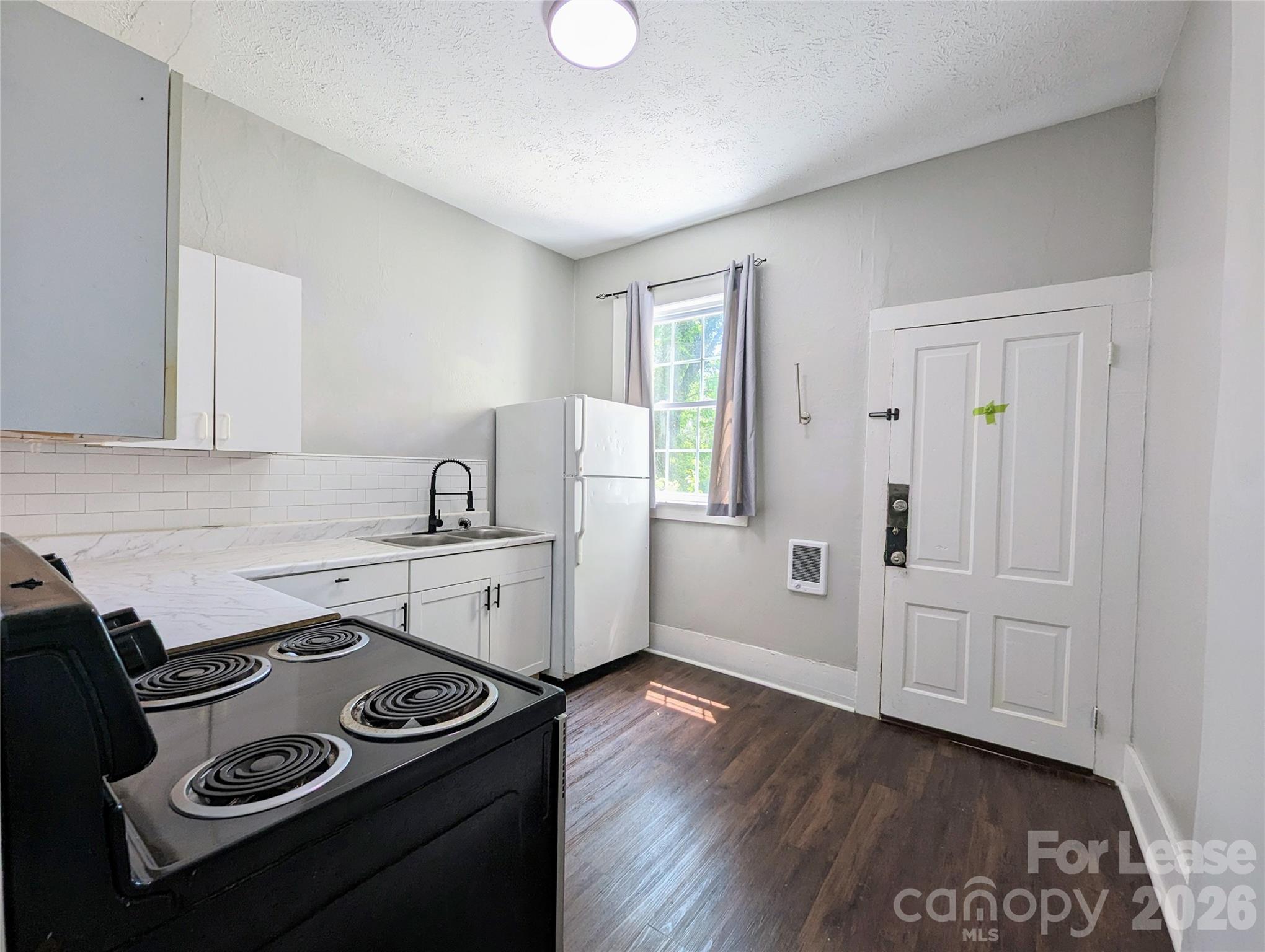 526 Fleming Street Property Photo 4