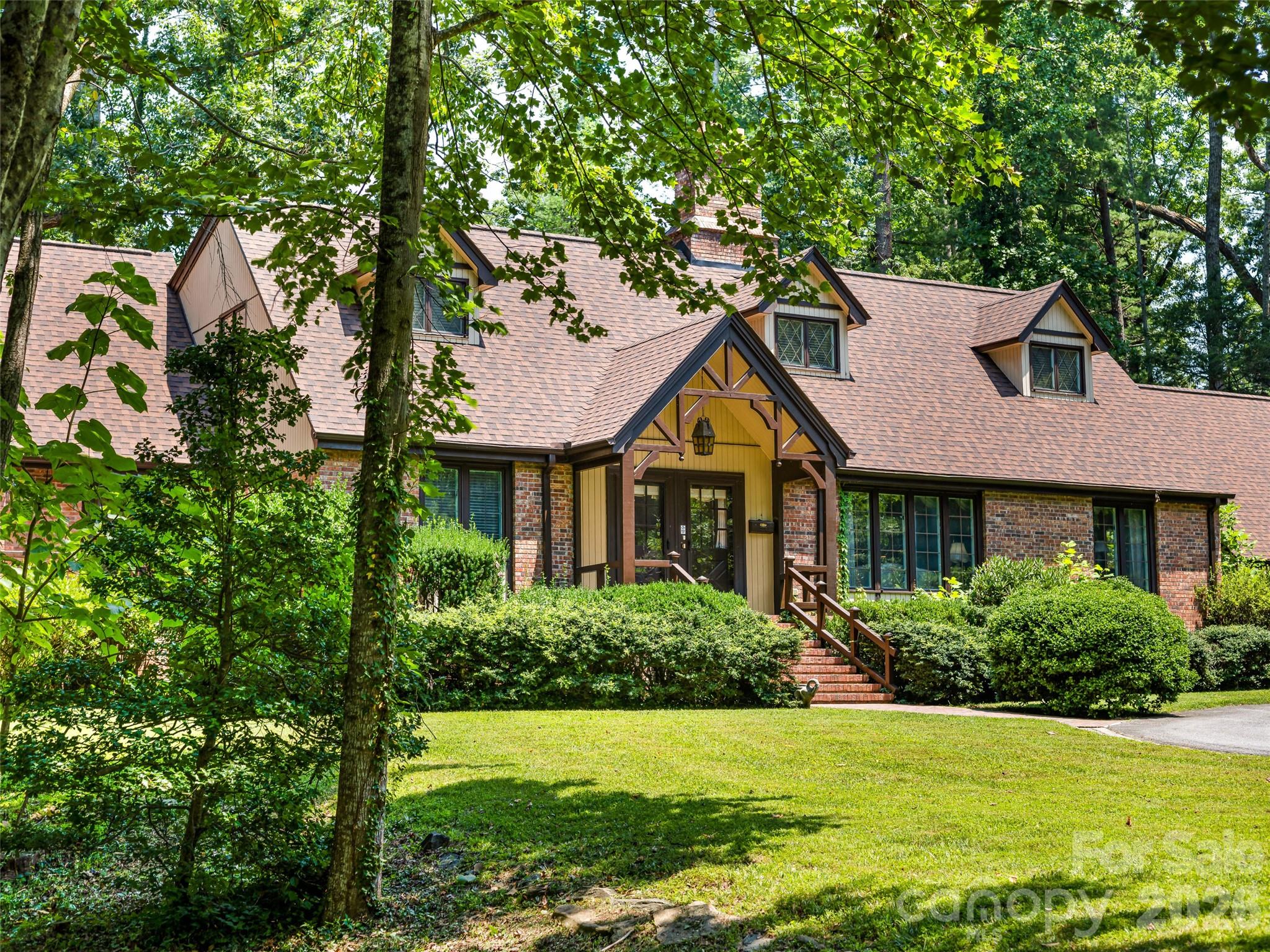 122 Stuyvesant Road Property Photo 3