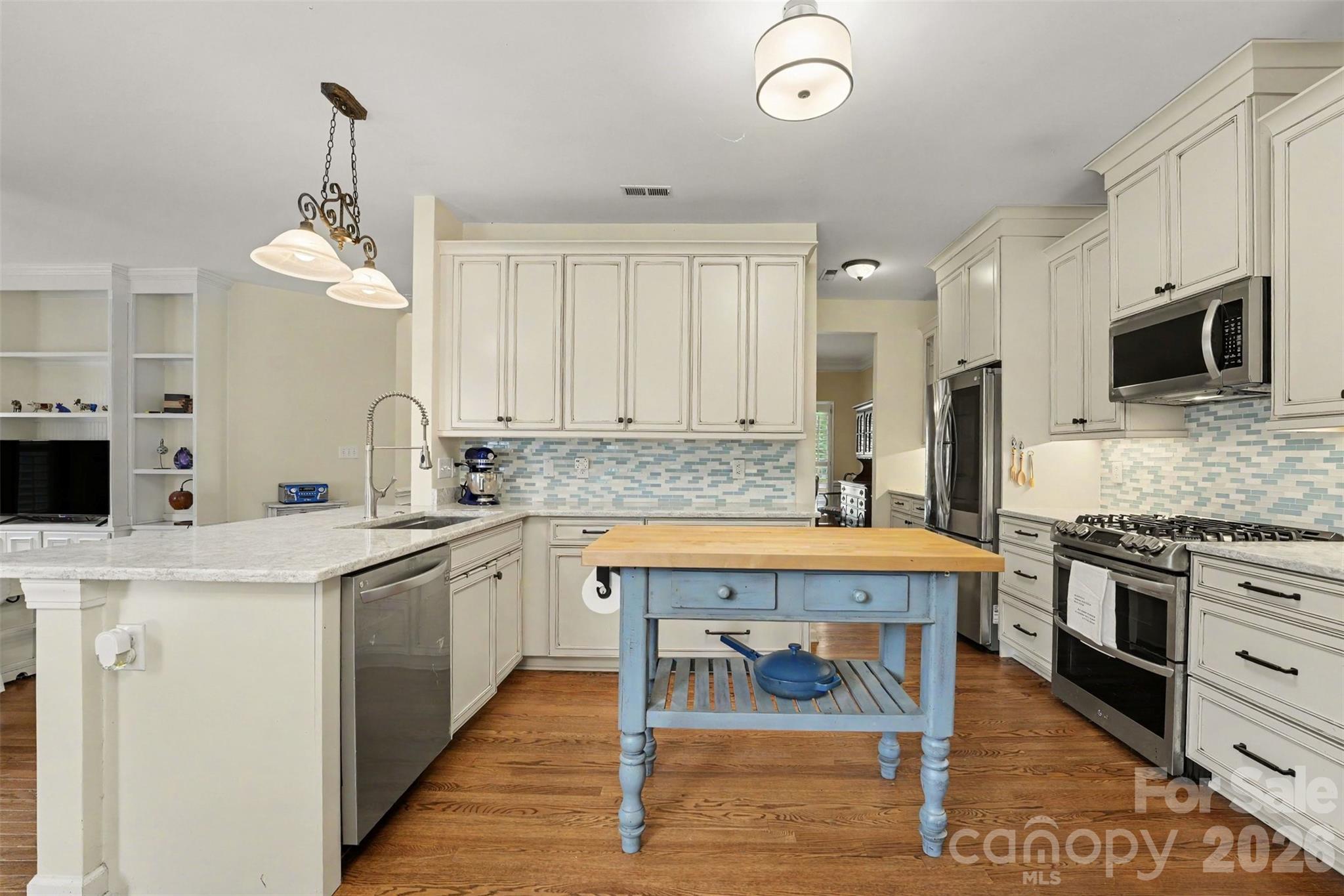 21315 Harken Drive Property Photo 7