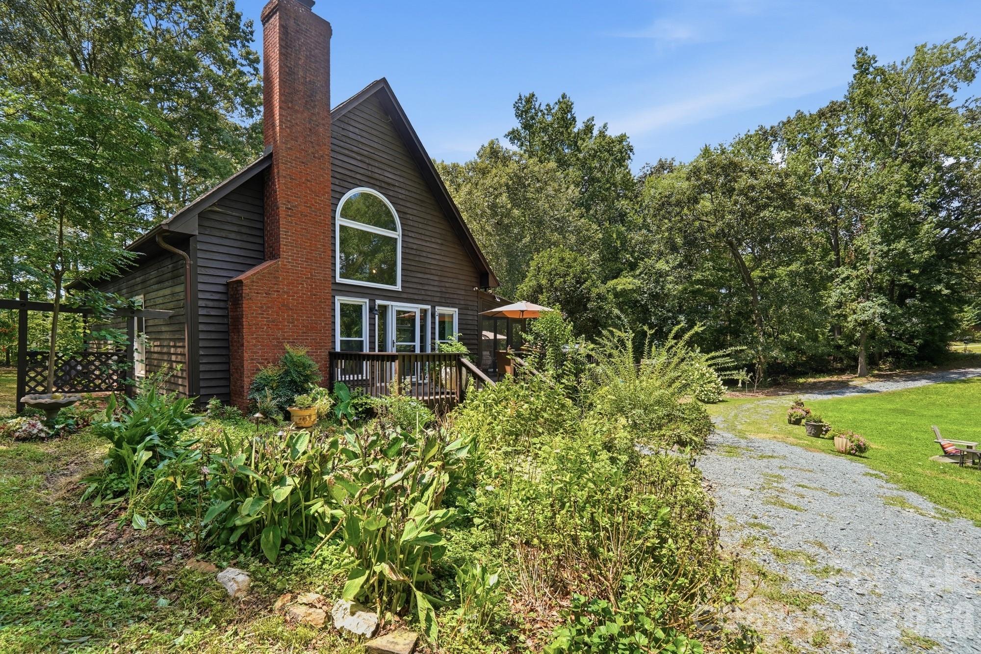 141 Oak Leaf Lane Property Photo 3
