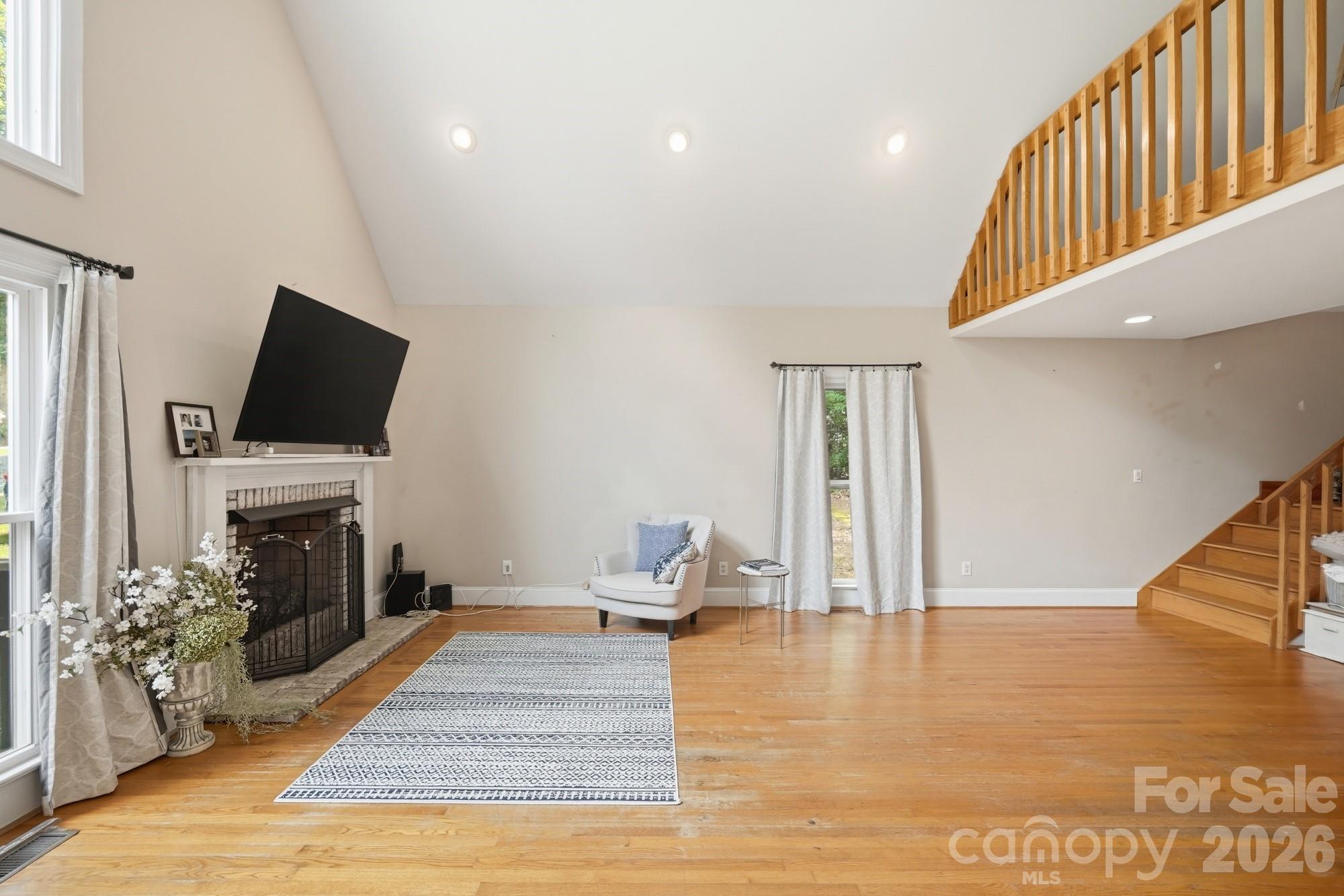 141 Oak Leaf Lane Property Photo 8