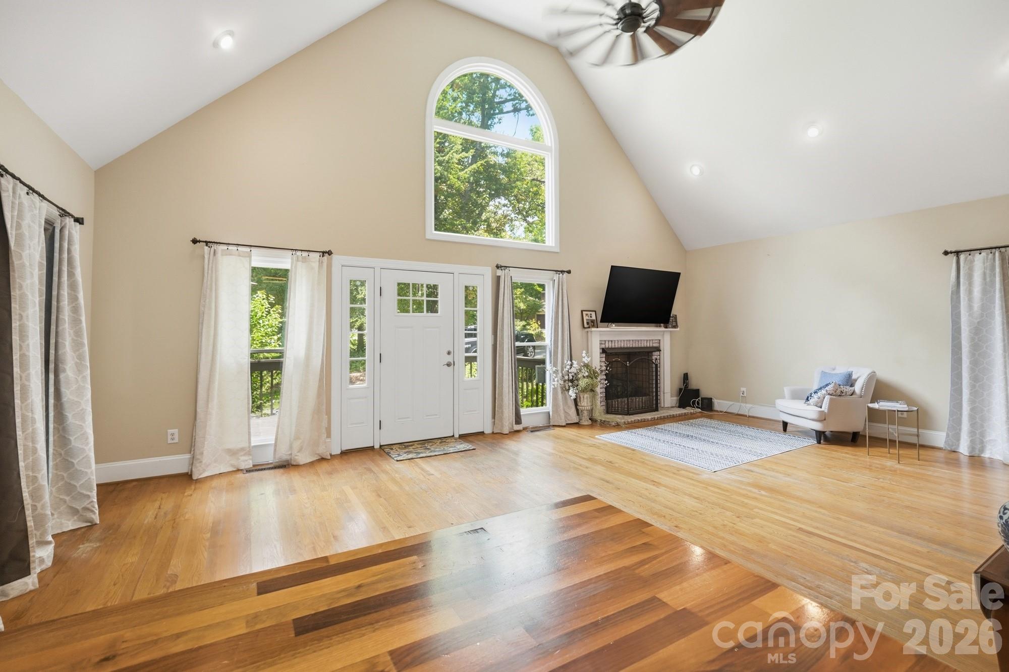 141 Oak Leaf Lane Property Photo 12