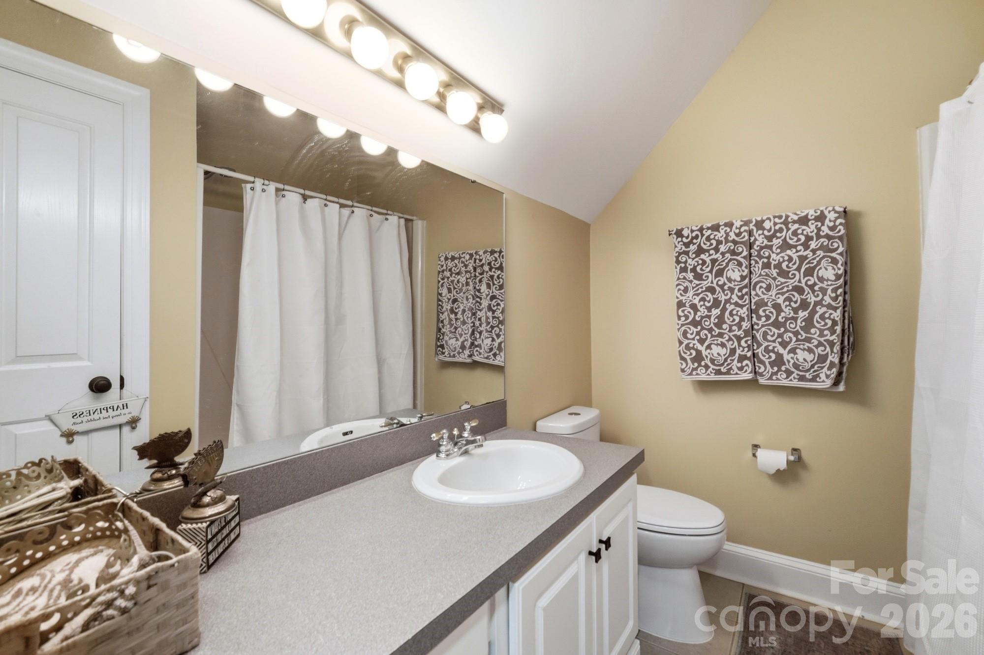 141 Oak Leaf Lane Property Photo 33