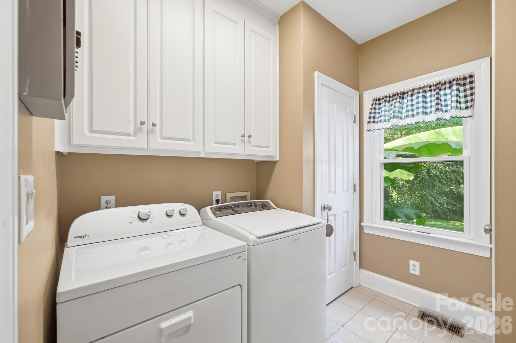 141 Oak Leaf Lane Property Photo 34