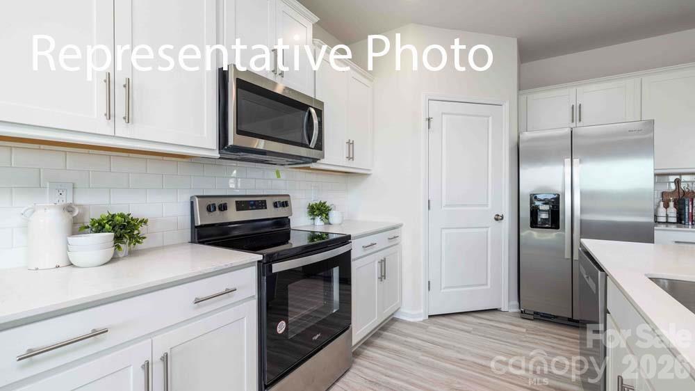 467 Dazzle Loop Property Photo 7
