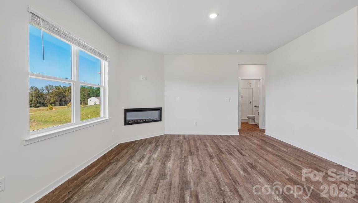 467 Dazzle Loop Property Photo 8