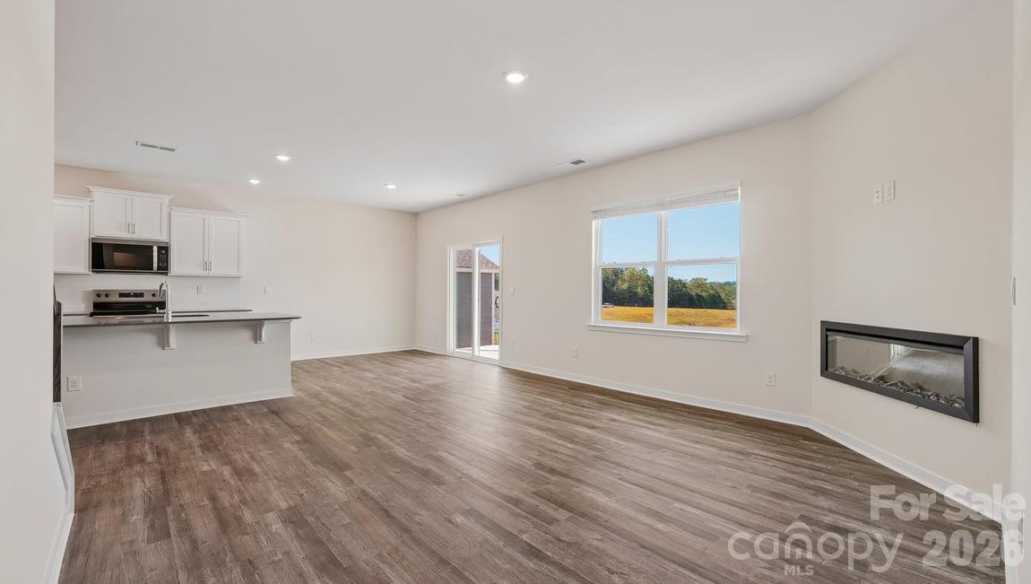 467 Dazzle Loop Property Photo 11