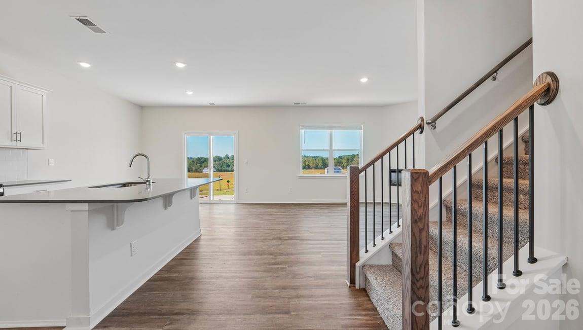 467 Dazzle Loop Property Photo 12