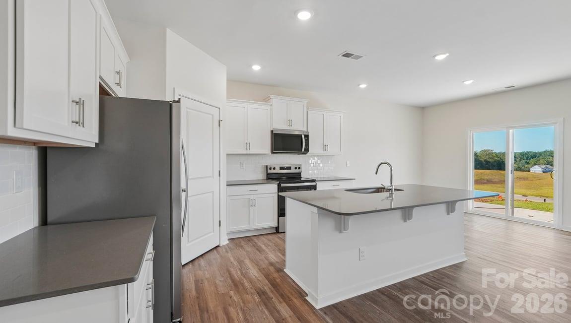 467 Dazzle Loop Property Photo 13