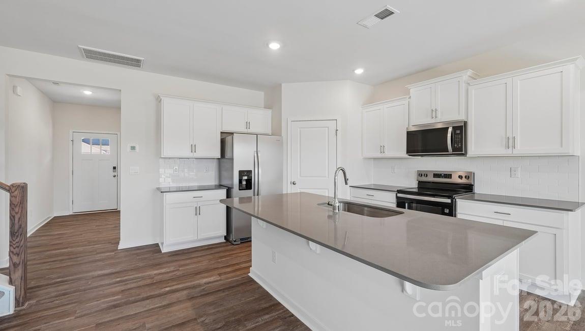 467 Dazzle Loop Property Photo 14