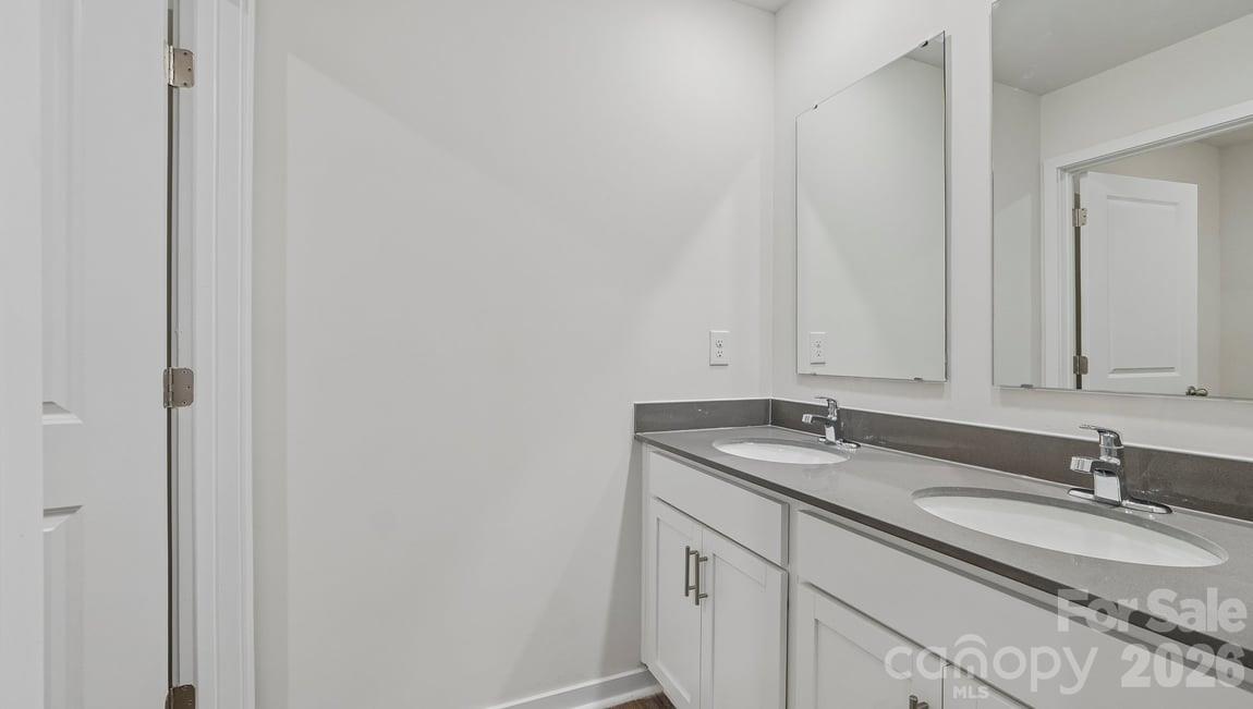 467 Dazzle Loop Property Photo 26