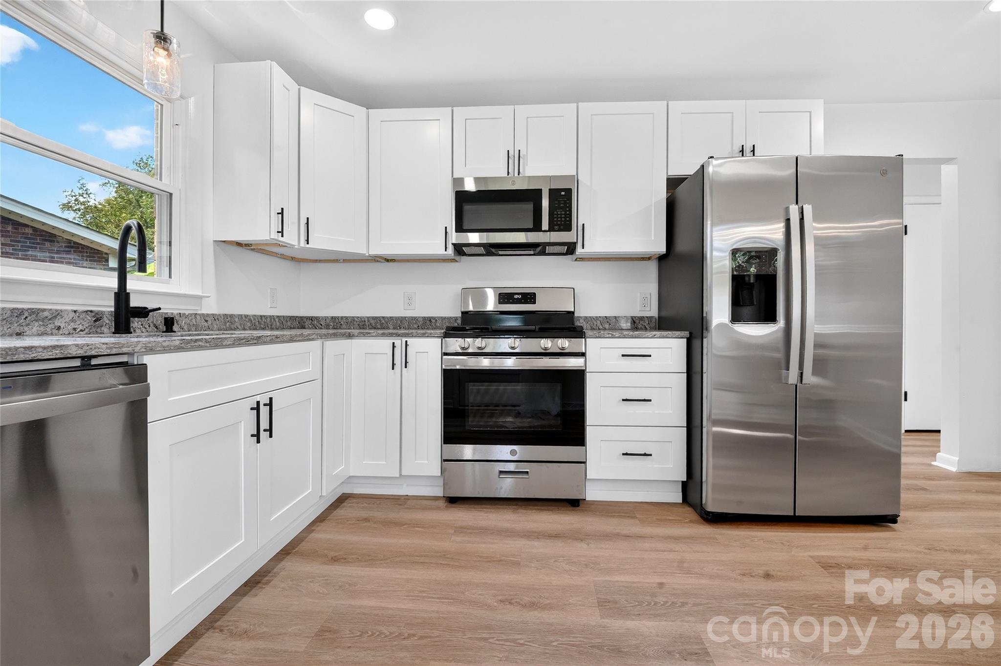 4040 Burnham Court Property Photo 10