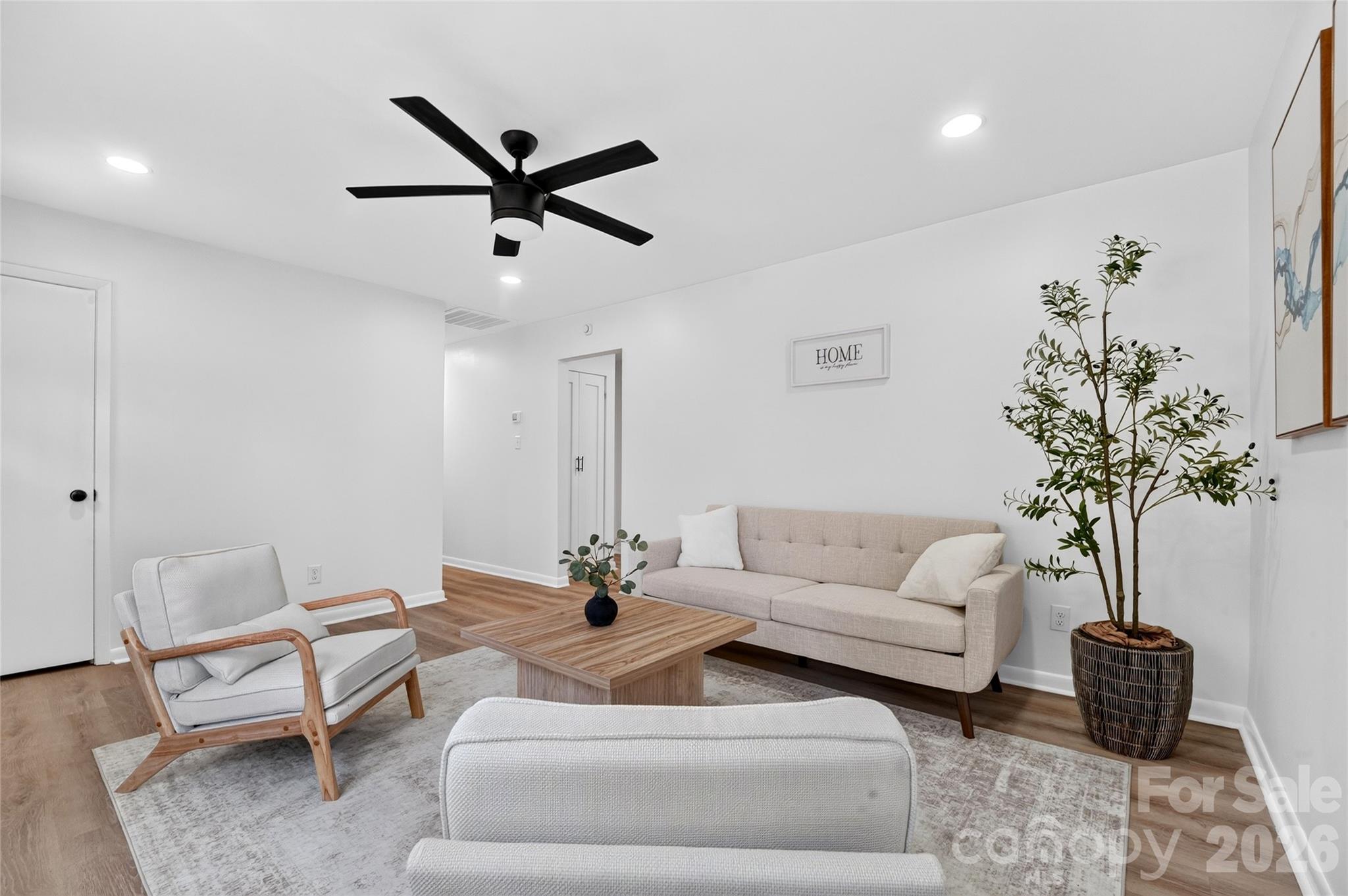 4040 Burnham Court Property Photo 12