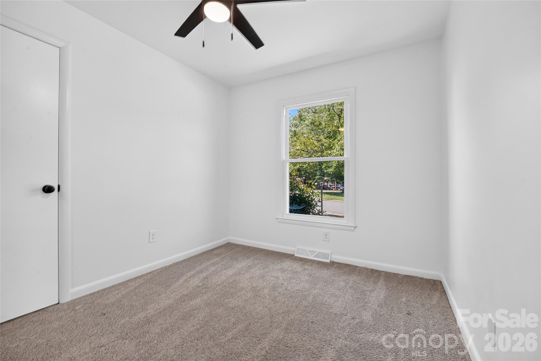 4040 Burnham Court Property Photo 14