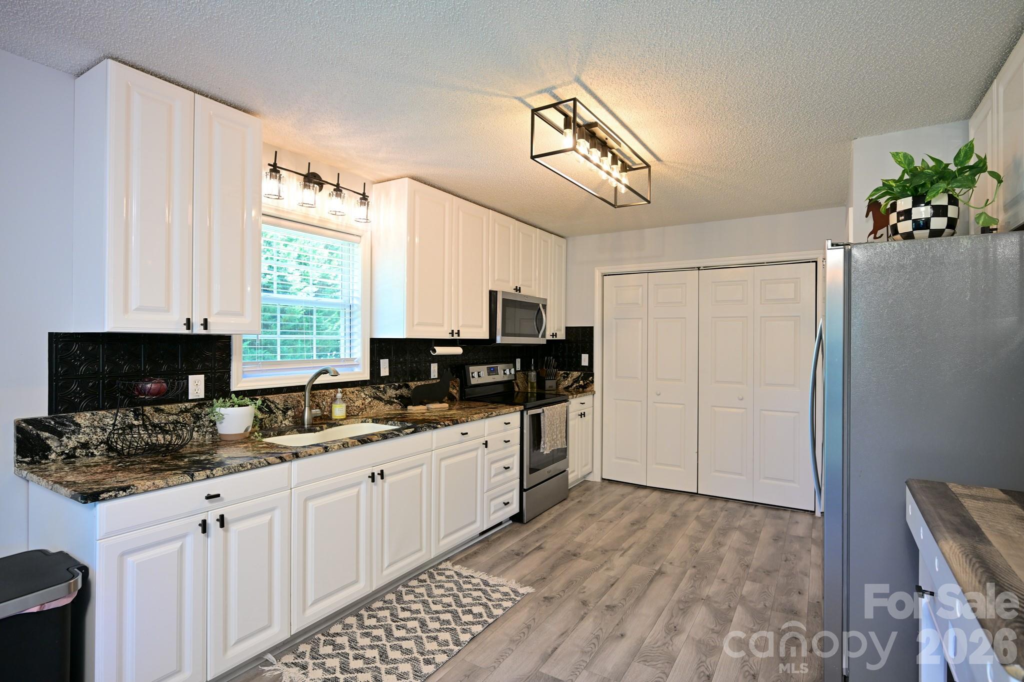 1151 Shady Lane Property Photo 3