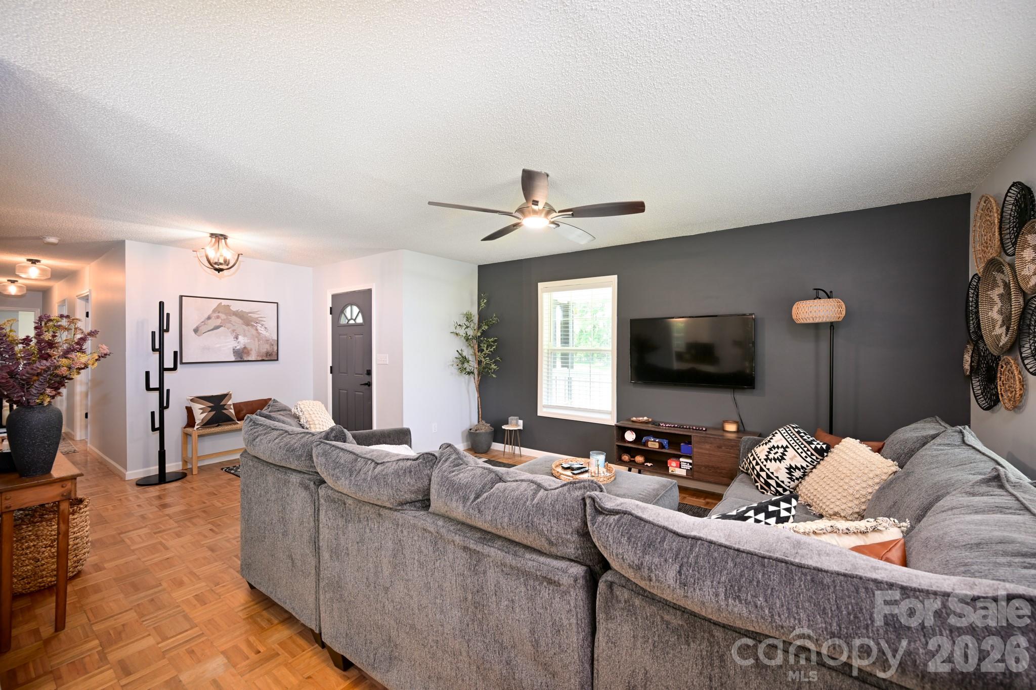 1151 Shady Lane Property Photo 8