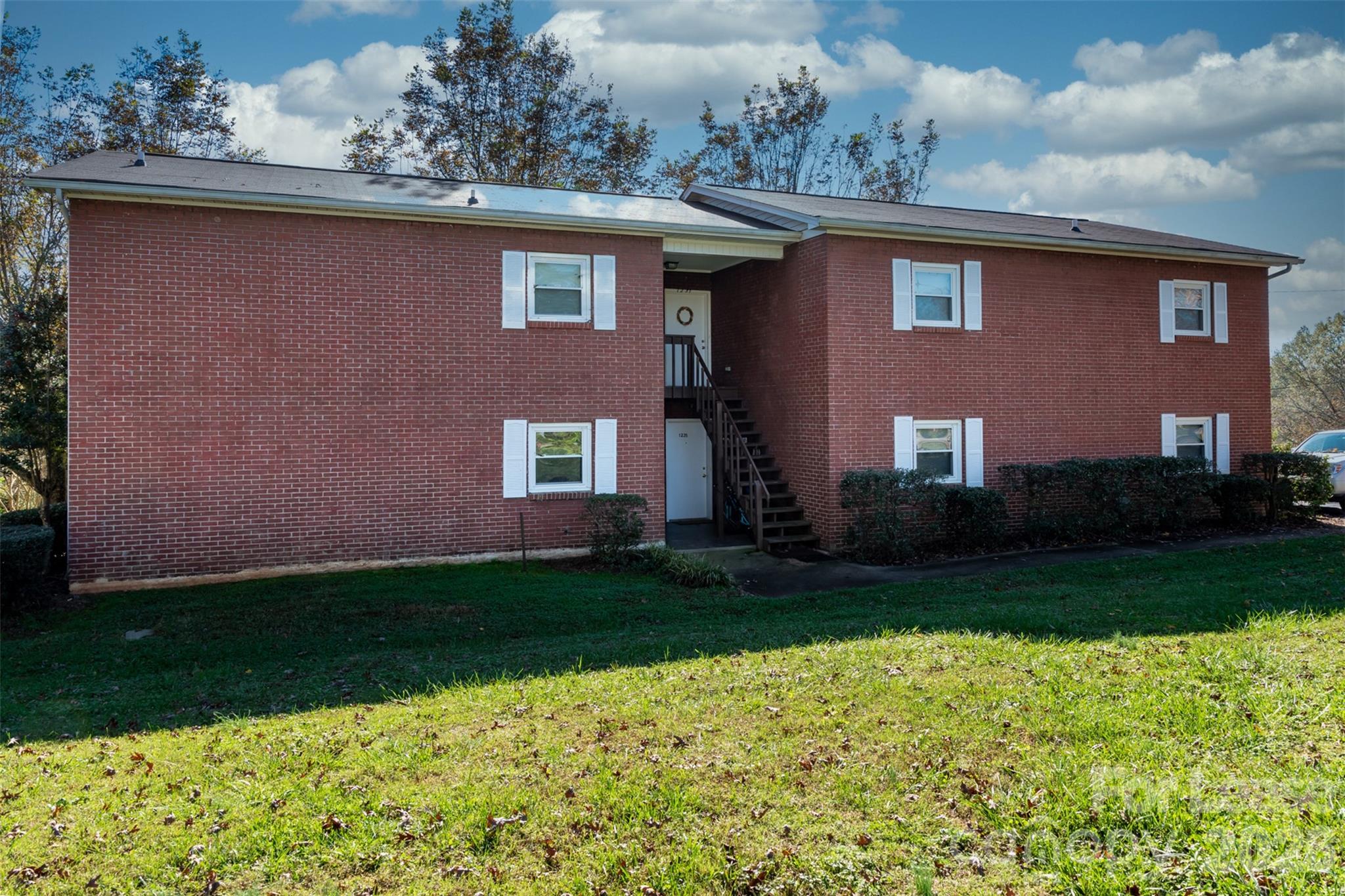 1235 15th Avenue Property Photo 2