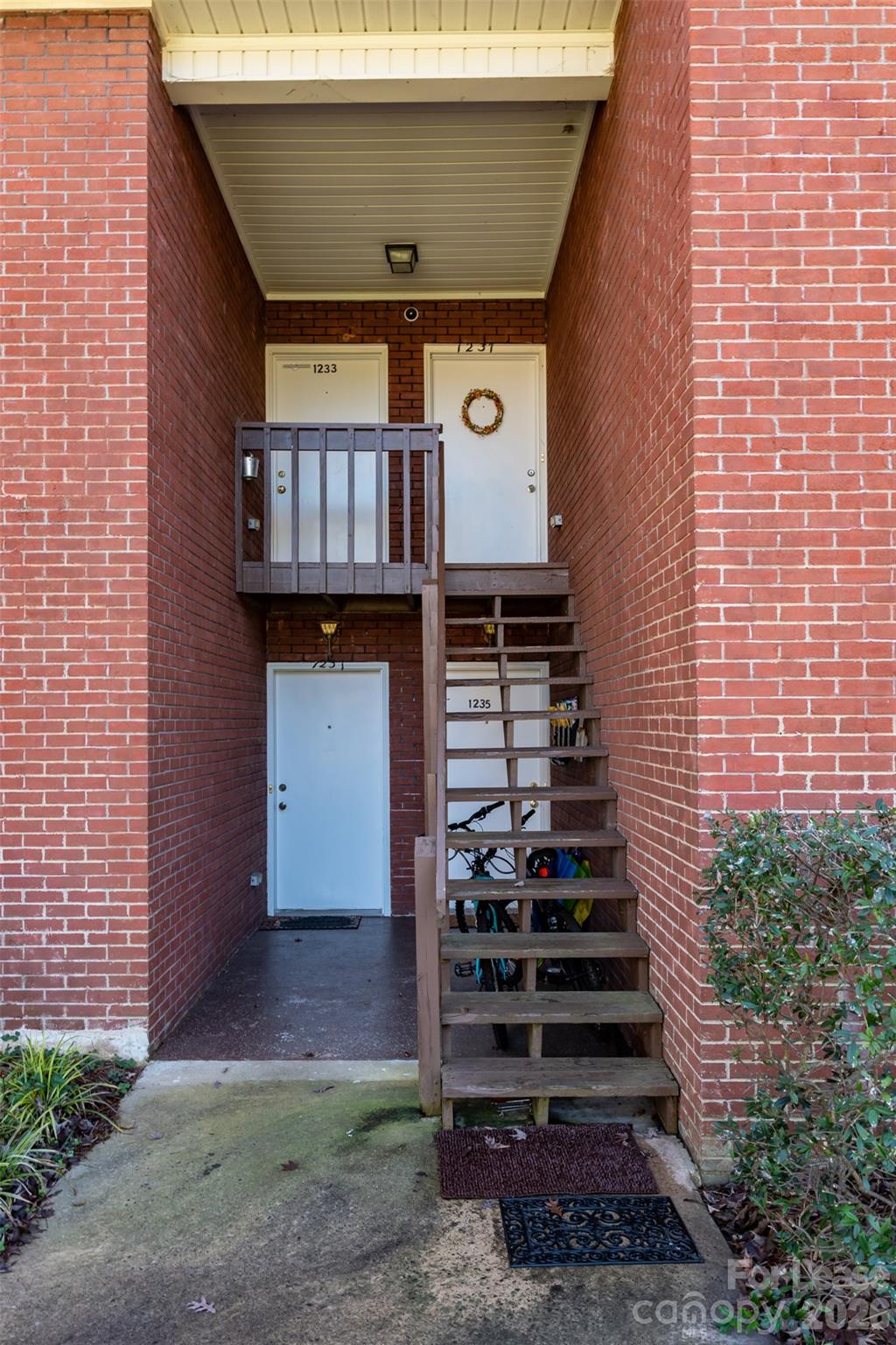 1235 15th Avenue Property Photo 4