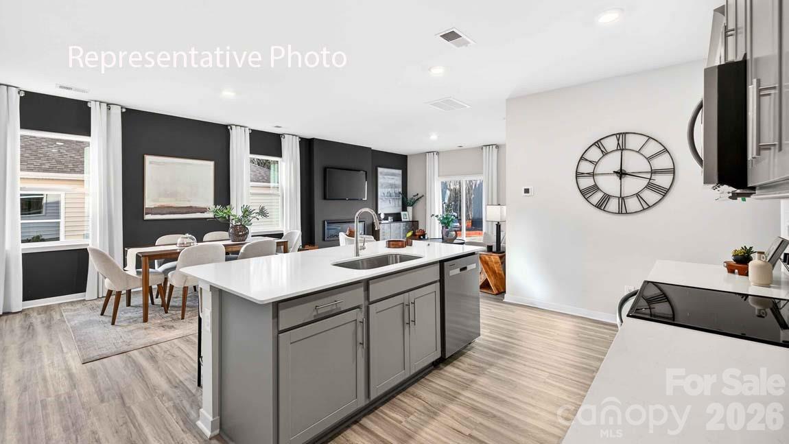 946 Two Brothers Lane Property Photo 4