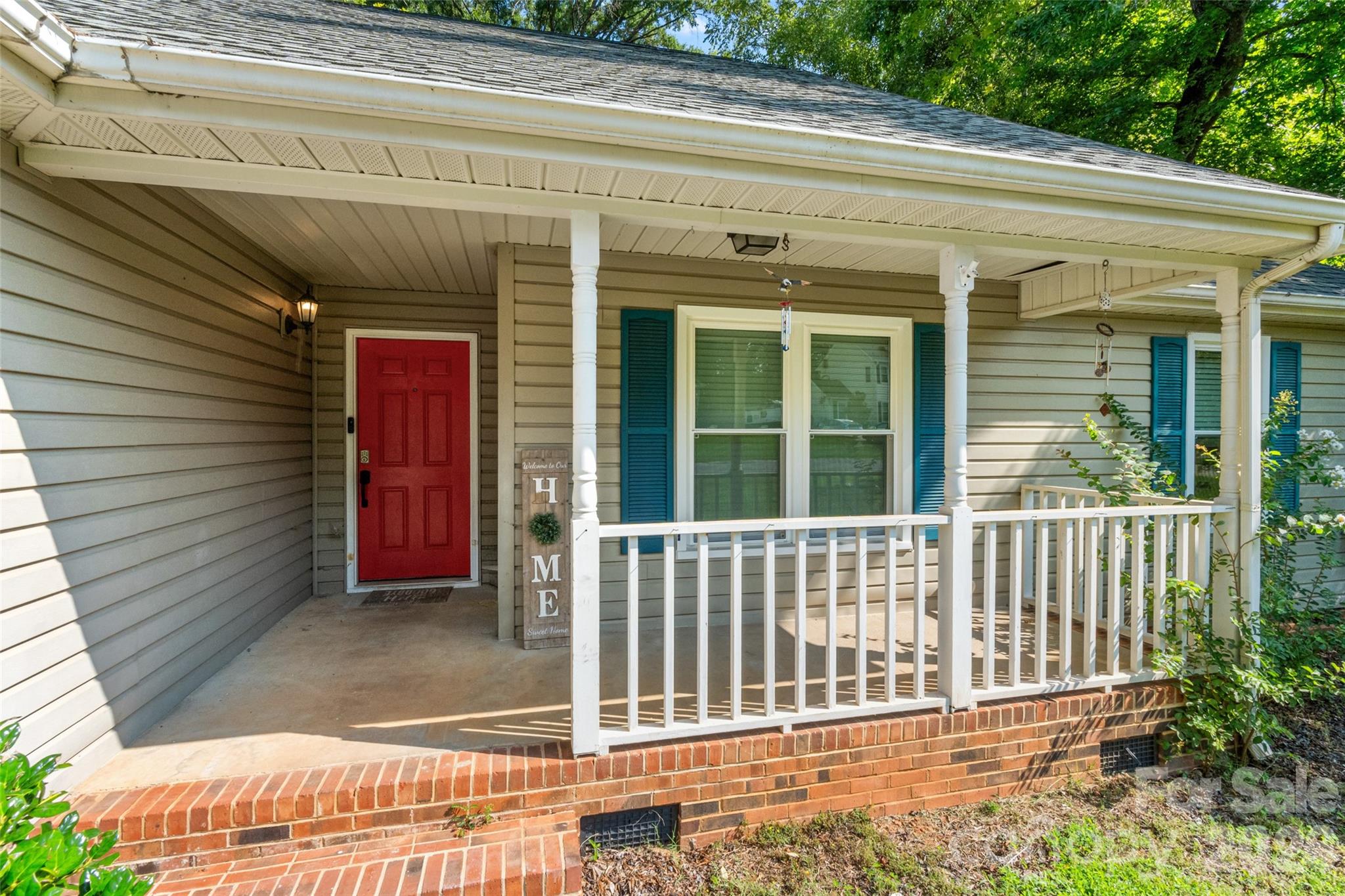 823 Thistledown Drive Property Photo 3