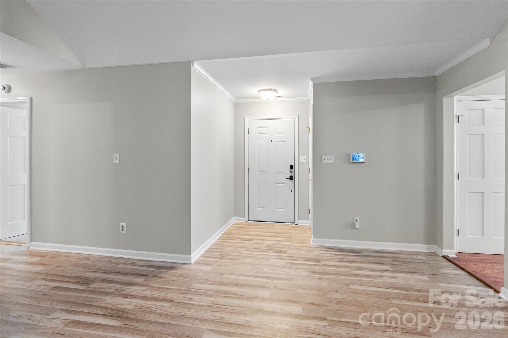 823 Thistledown Drive Property Photo 5