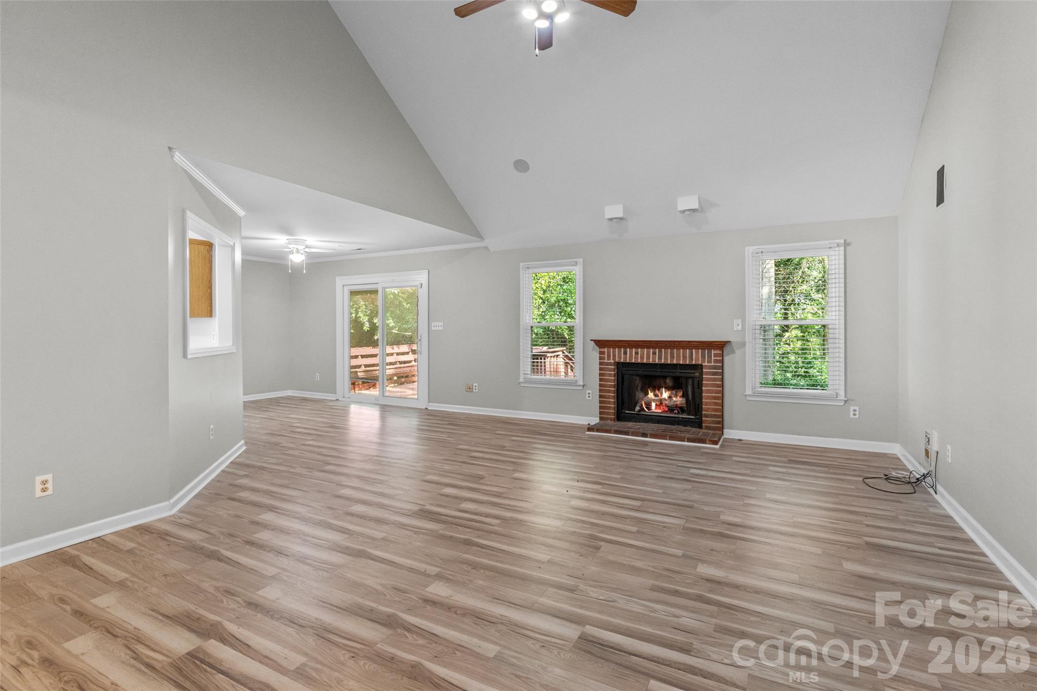 823 Thistledown Drive Property Photo 6