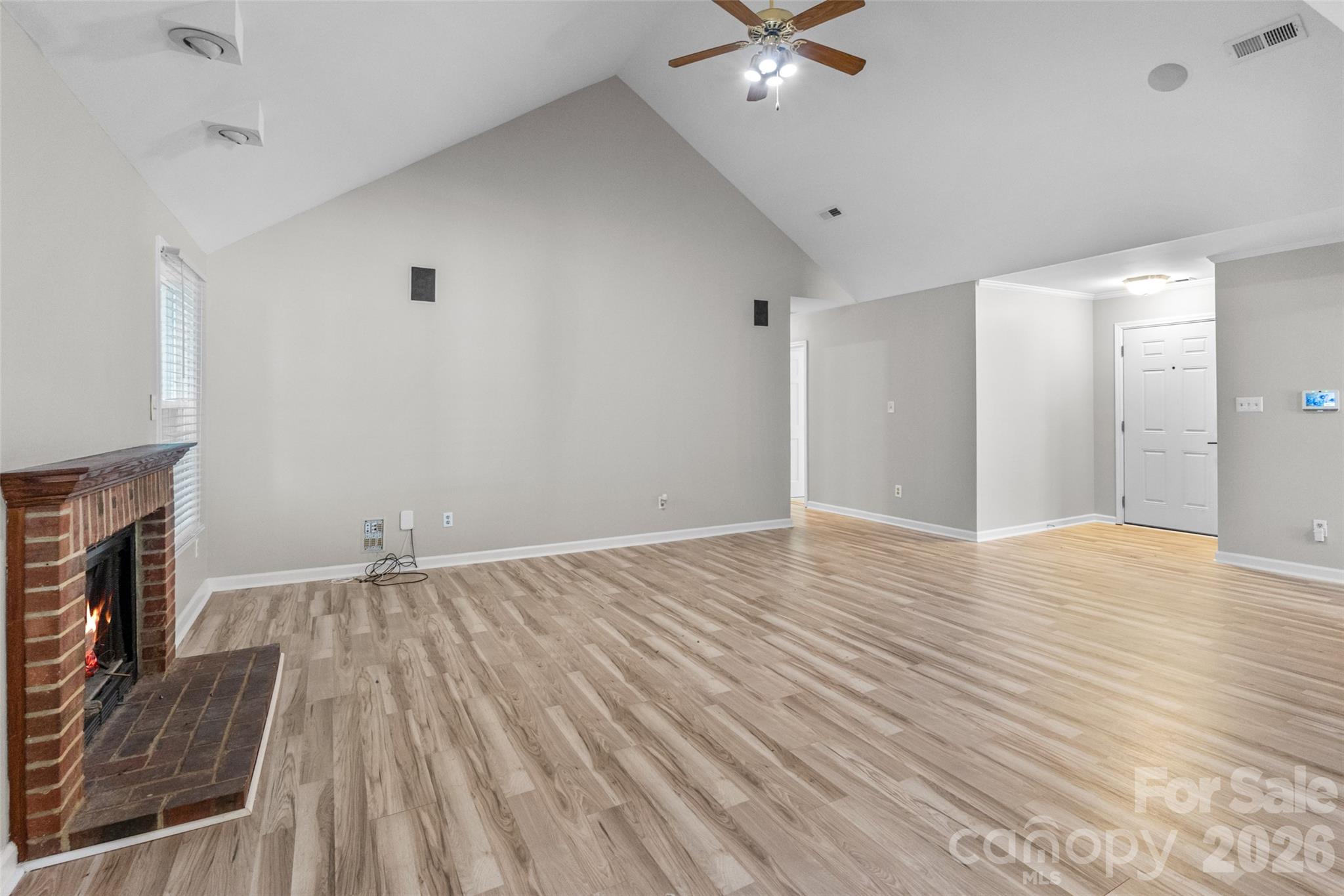 823 Thistledown Drive Property Photo 8