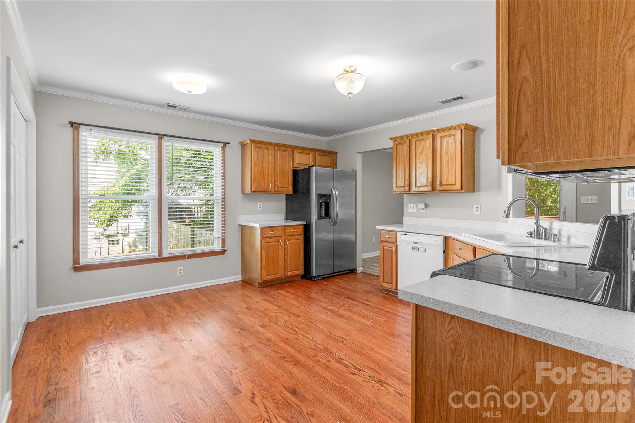 823 Thistledown Drive Property Photo 9