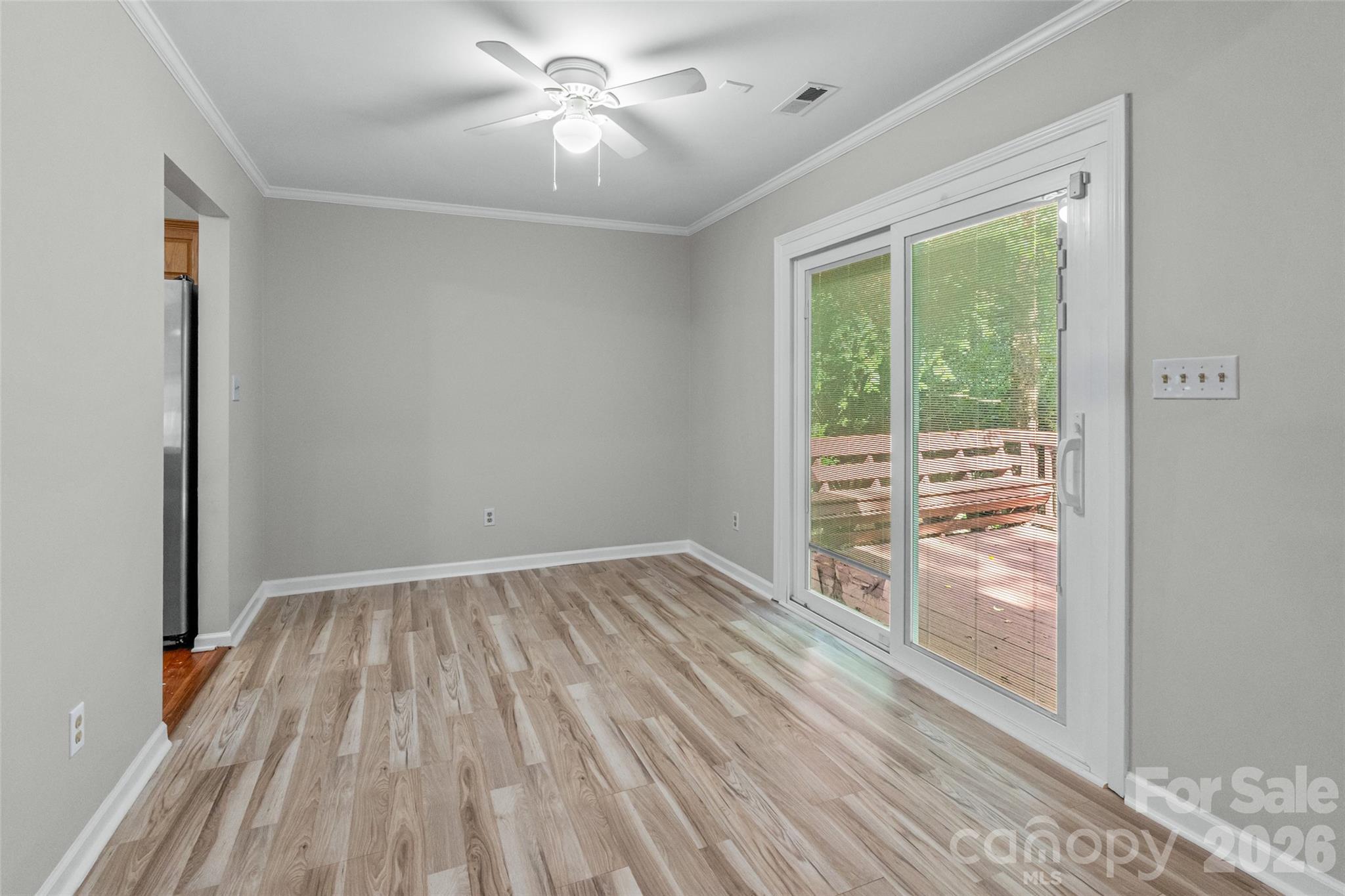 823 Thistledown Drive Property Photo 14