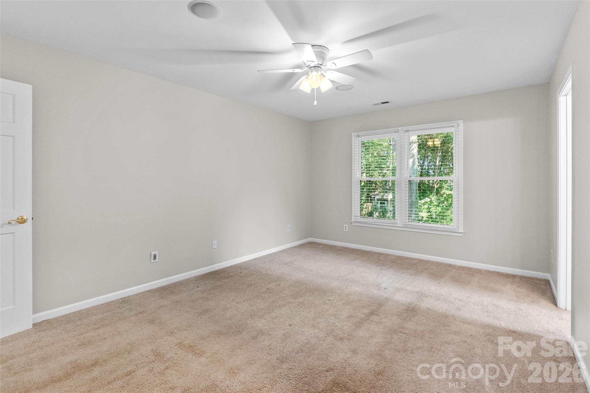 823 Thistledown Drive Property Photo 16