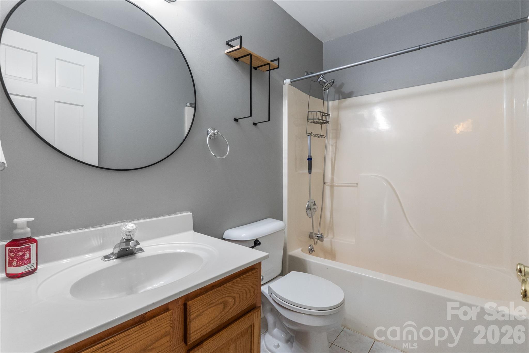 823 Thistledown Drive Property Photo 24