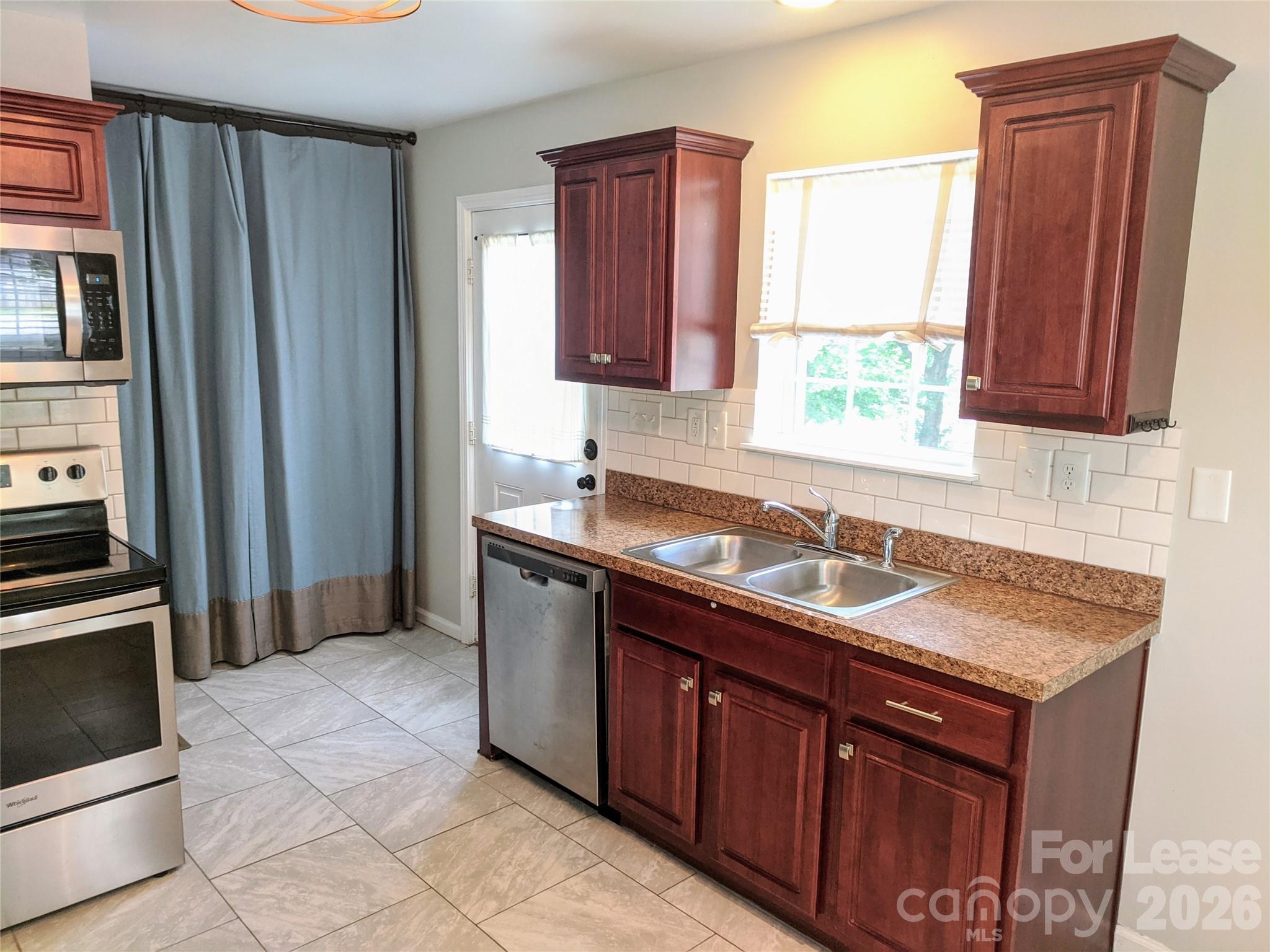 322 Clover Street Property Photo 7