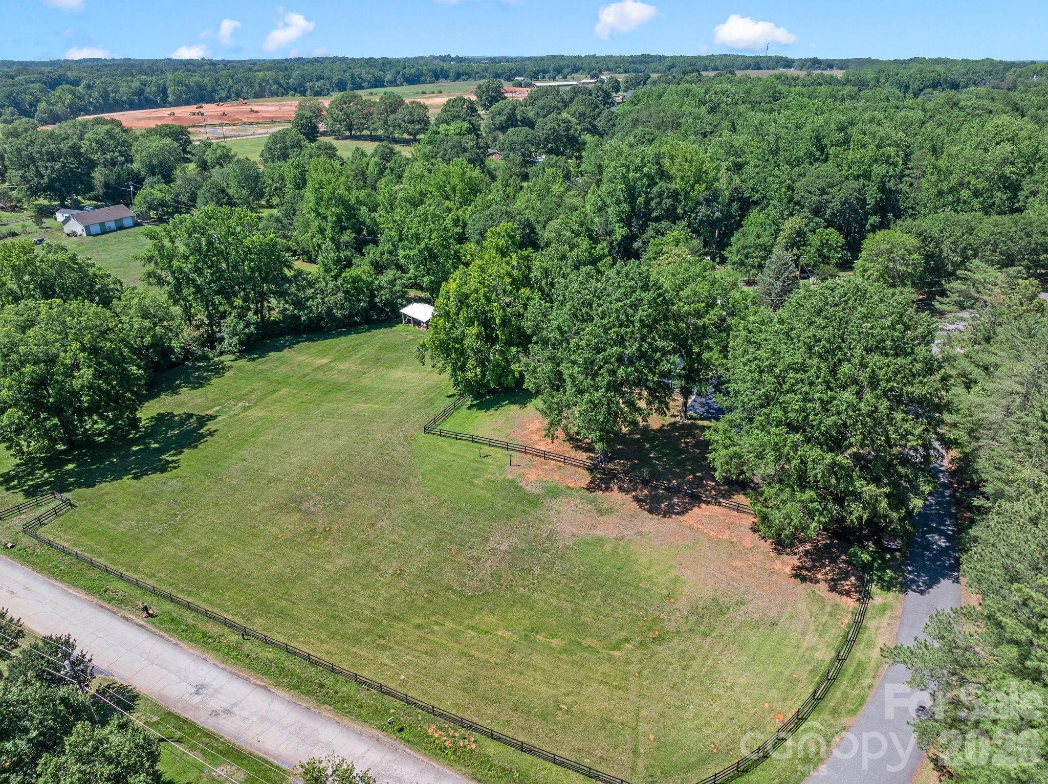 1064 Knollwood Road Property Photo 6