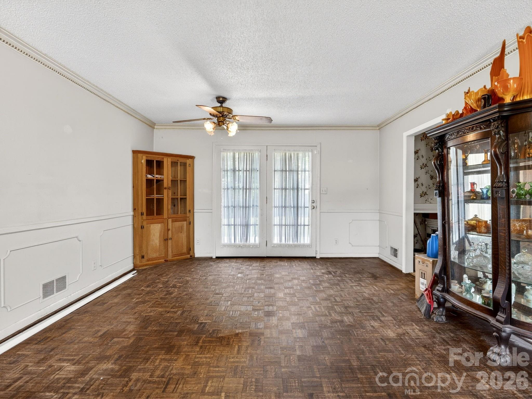 1064 Knollwood Road Property Photo 11