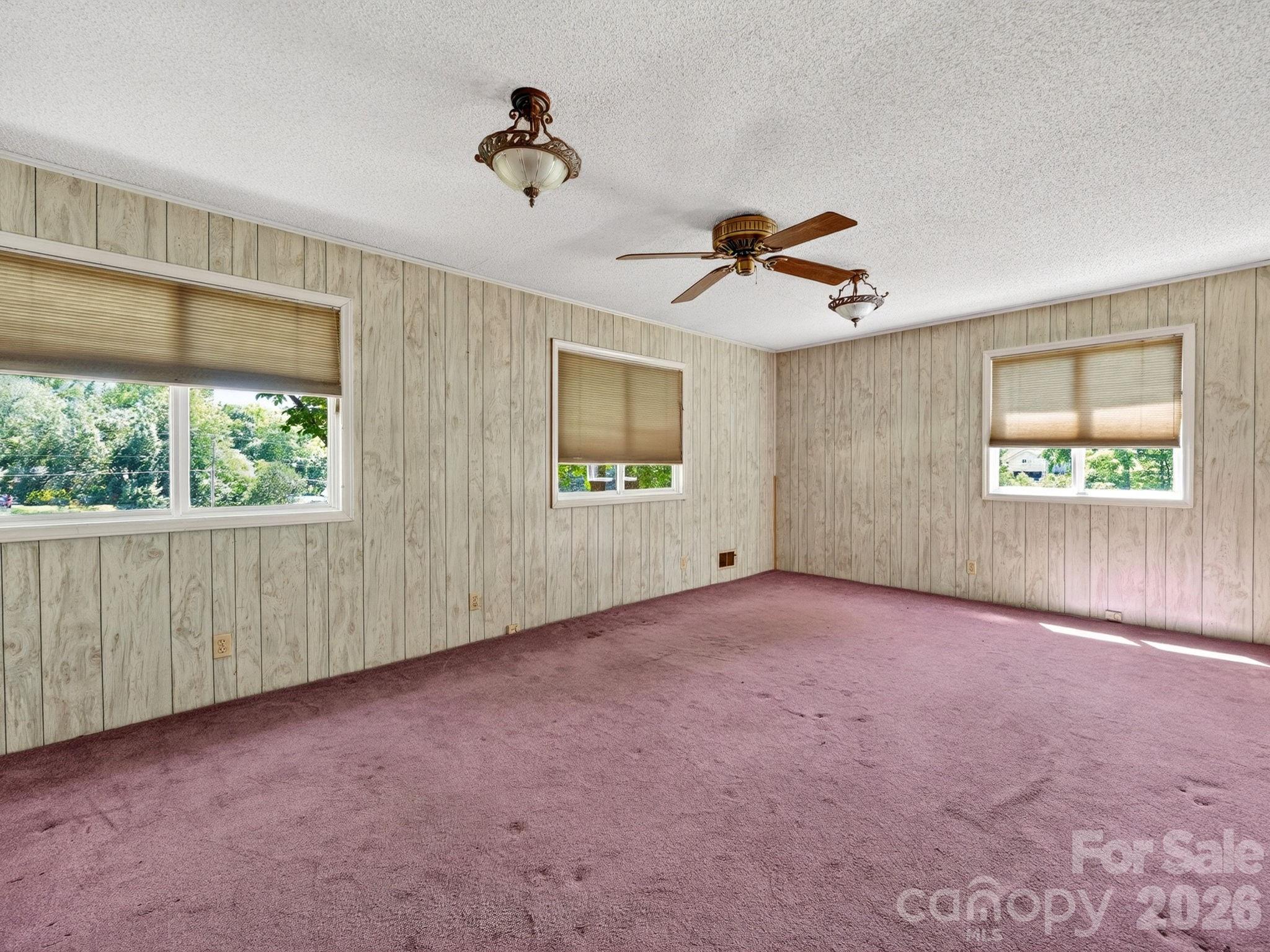 1064 Knollwood Road Property Photo 15