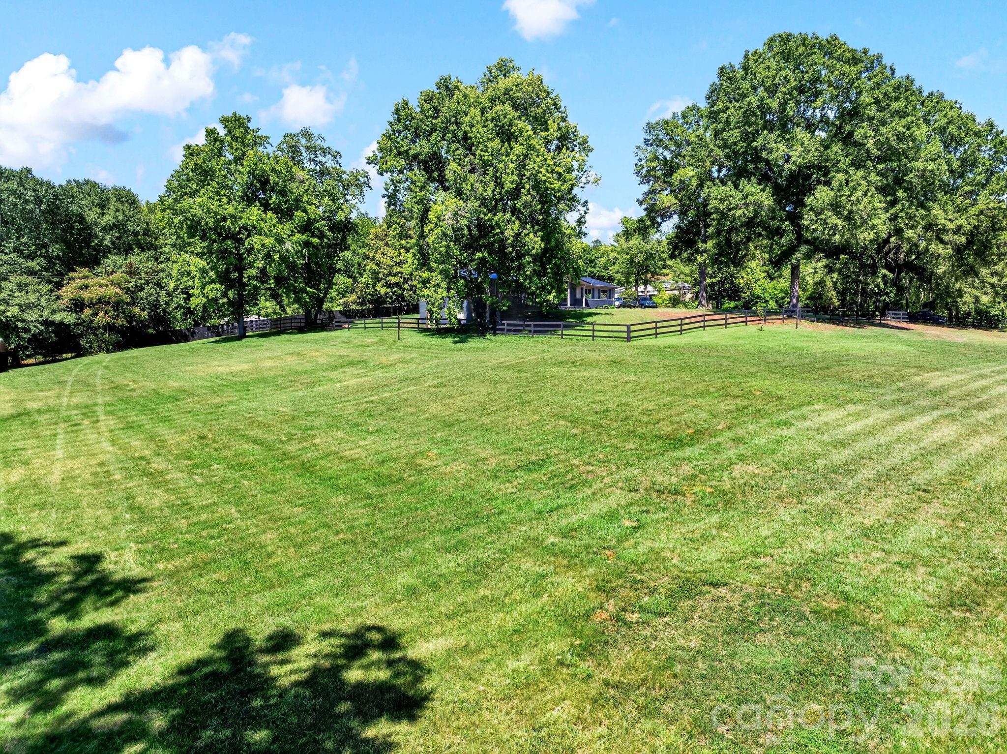 1064 Knollwood Road Property Photo 31