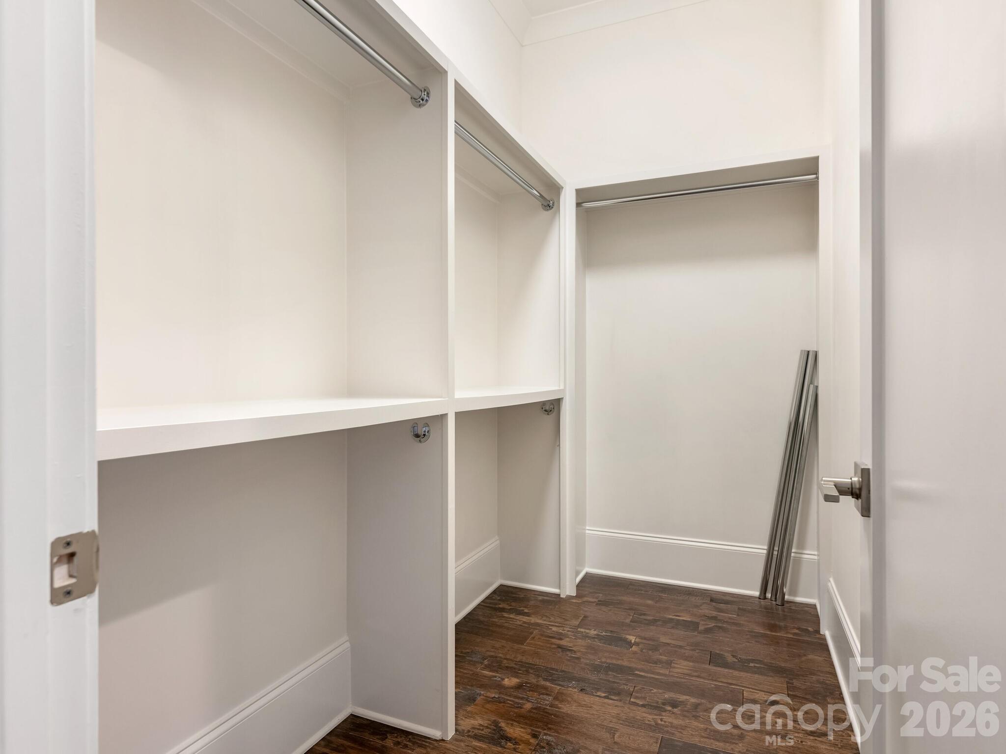 2011 Sharon Avenue Property Photo 22
