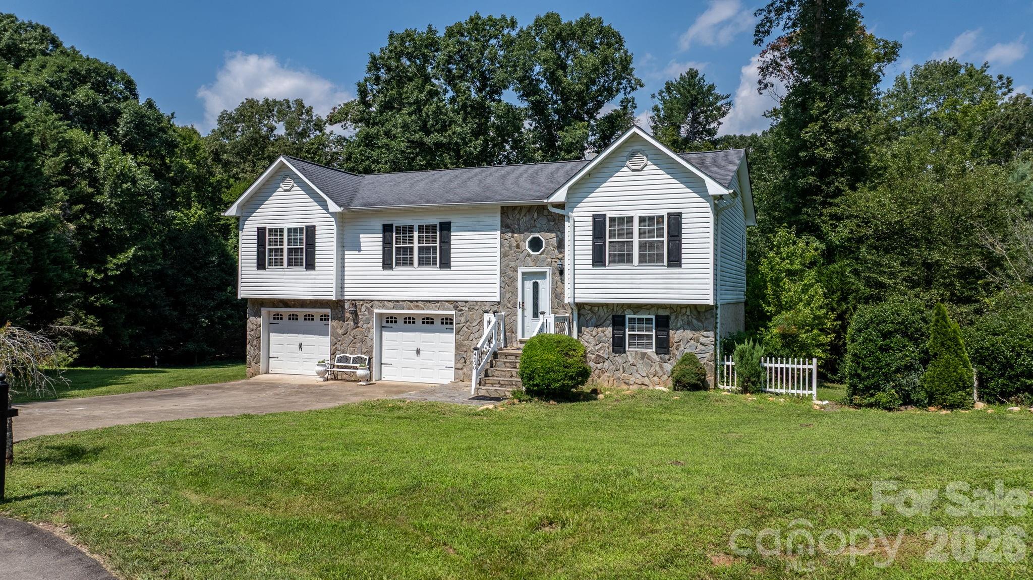 4400 Willowood Drive Property Photo 1