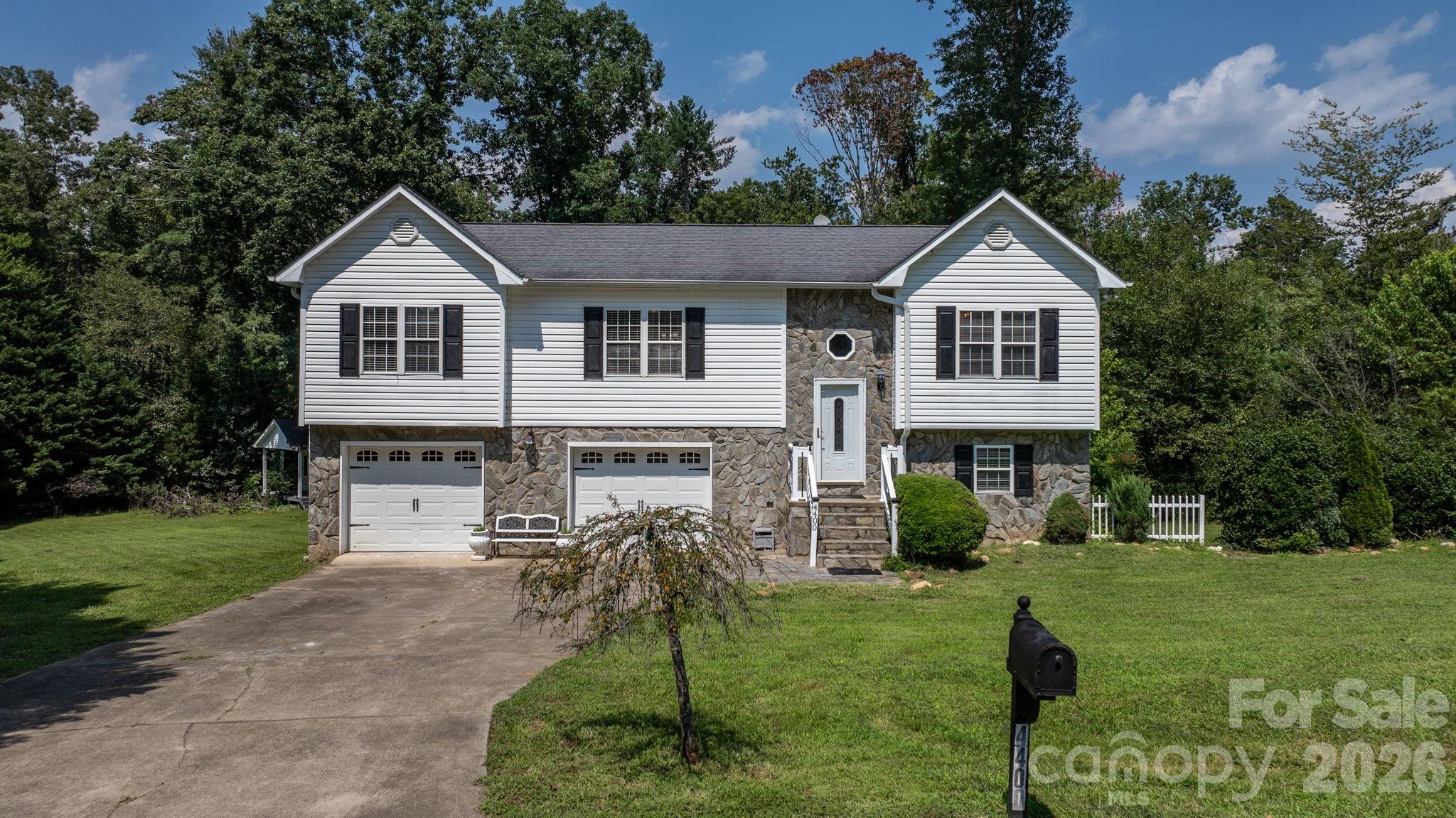 4400 Willowood Drive Property Photo 3