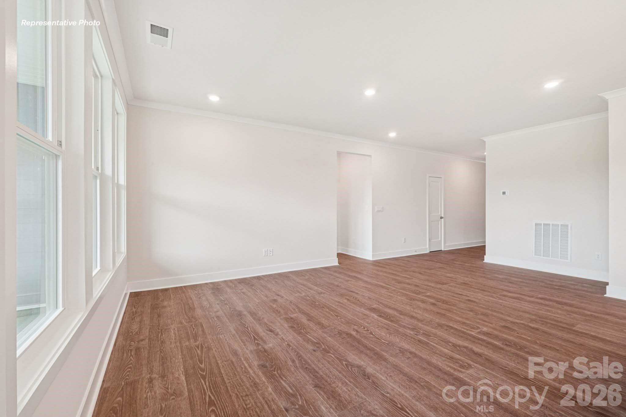 3249 Oberon Street Property Photo 7