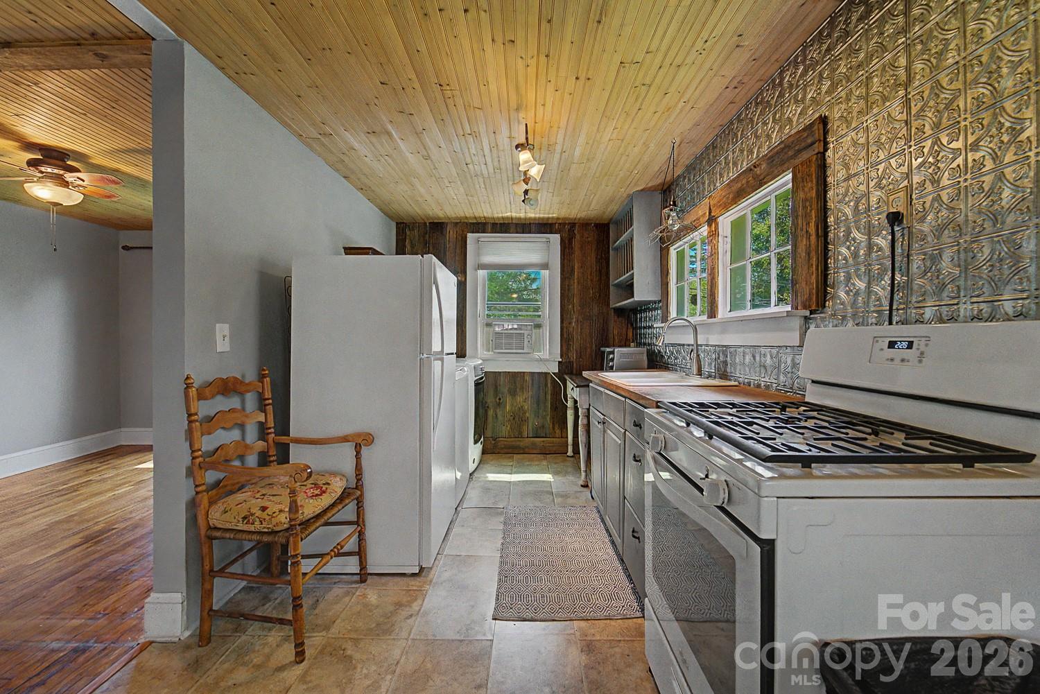 4409642 Property Photo 18