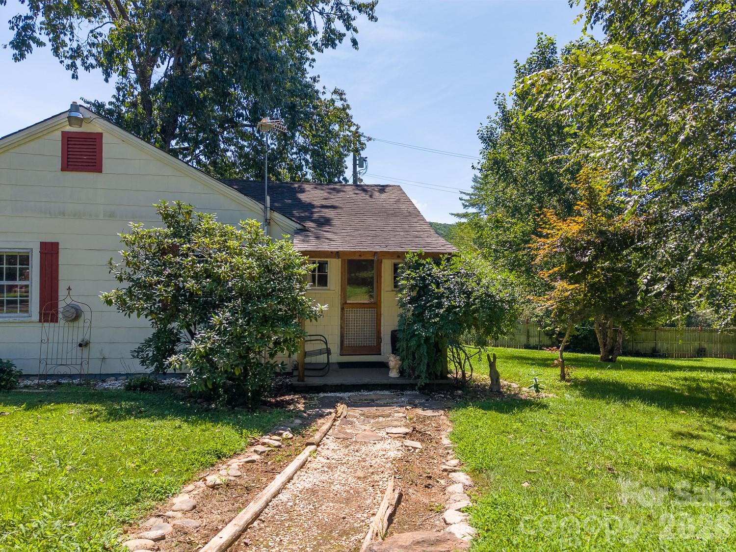 4409642 Property Photo 23