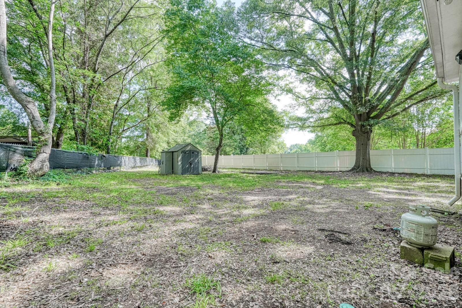 110 Chapman Circle Property Photo 23