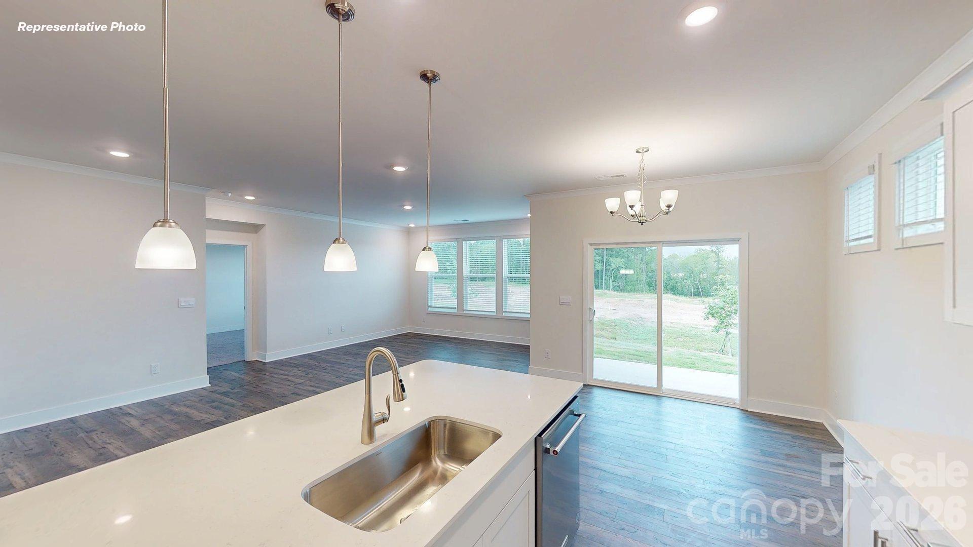 3256 Oberon Street Property Photo 6
