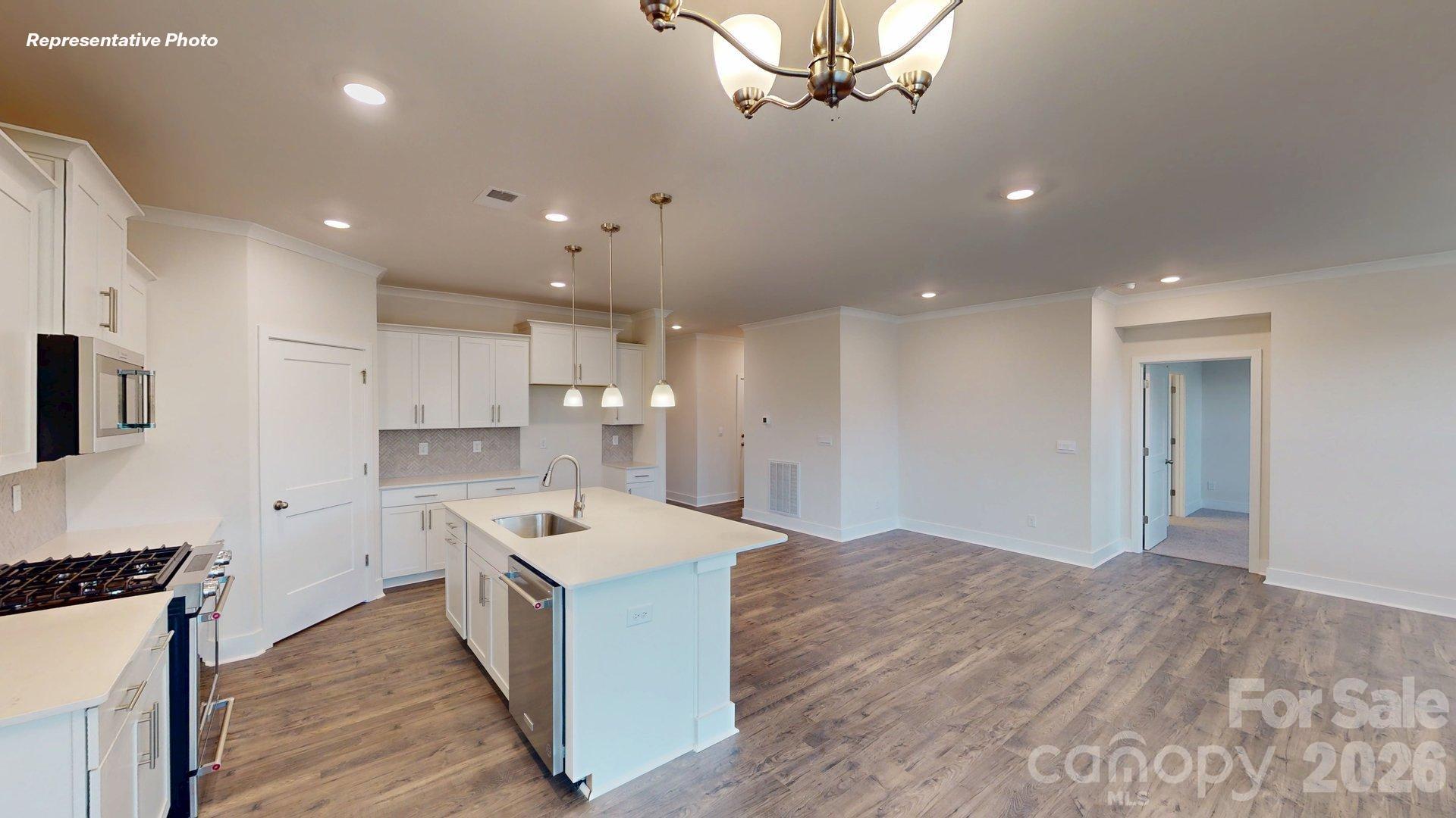 3256 Oberon Street Property Photo 8