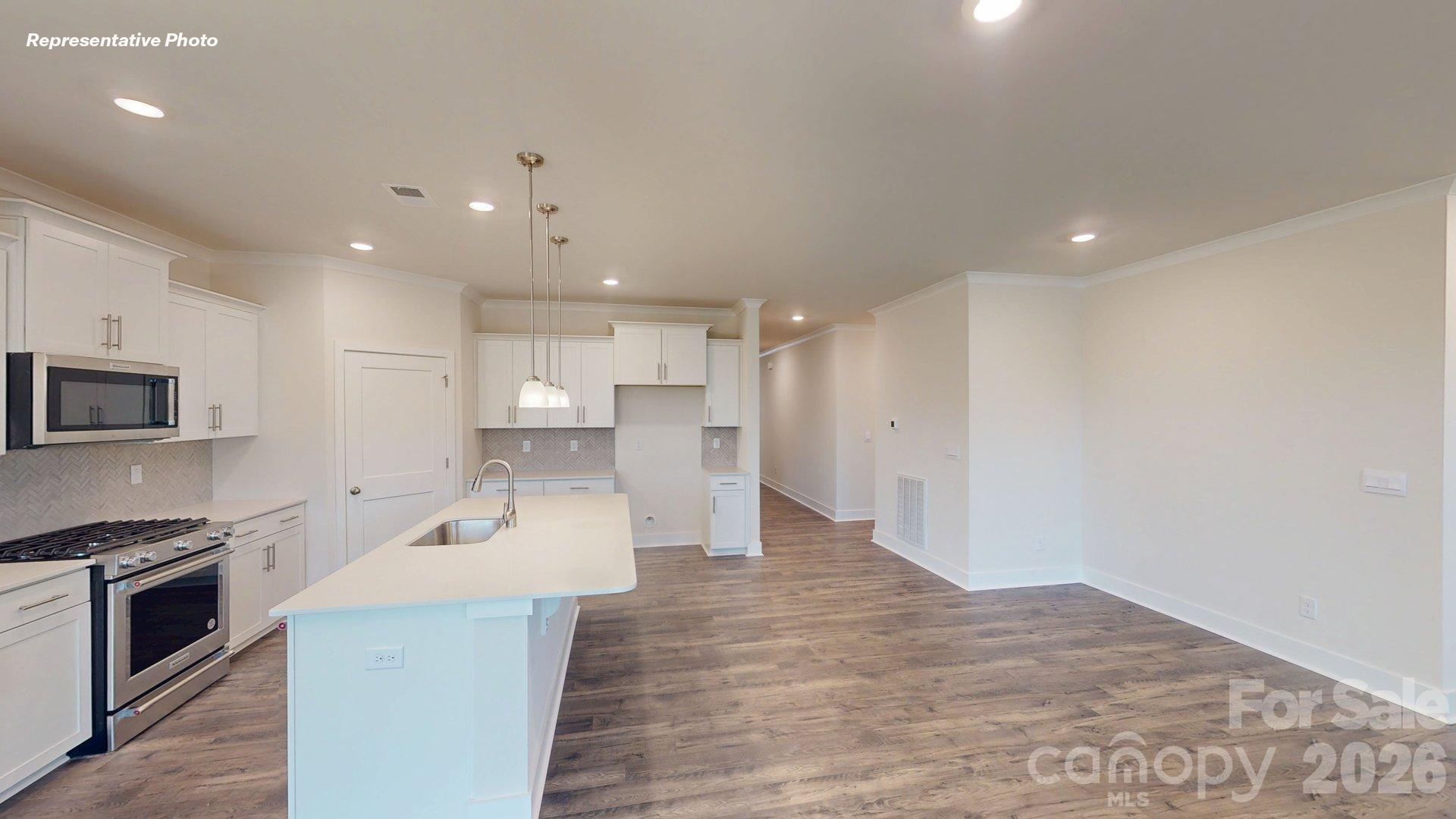 3256 Oberon Street Property Photo 9