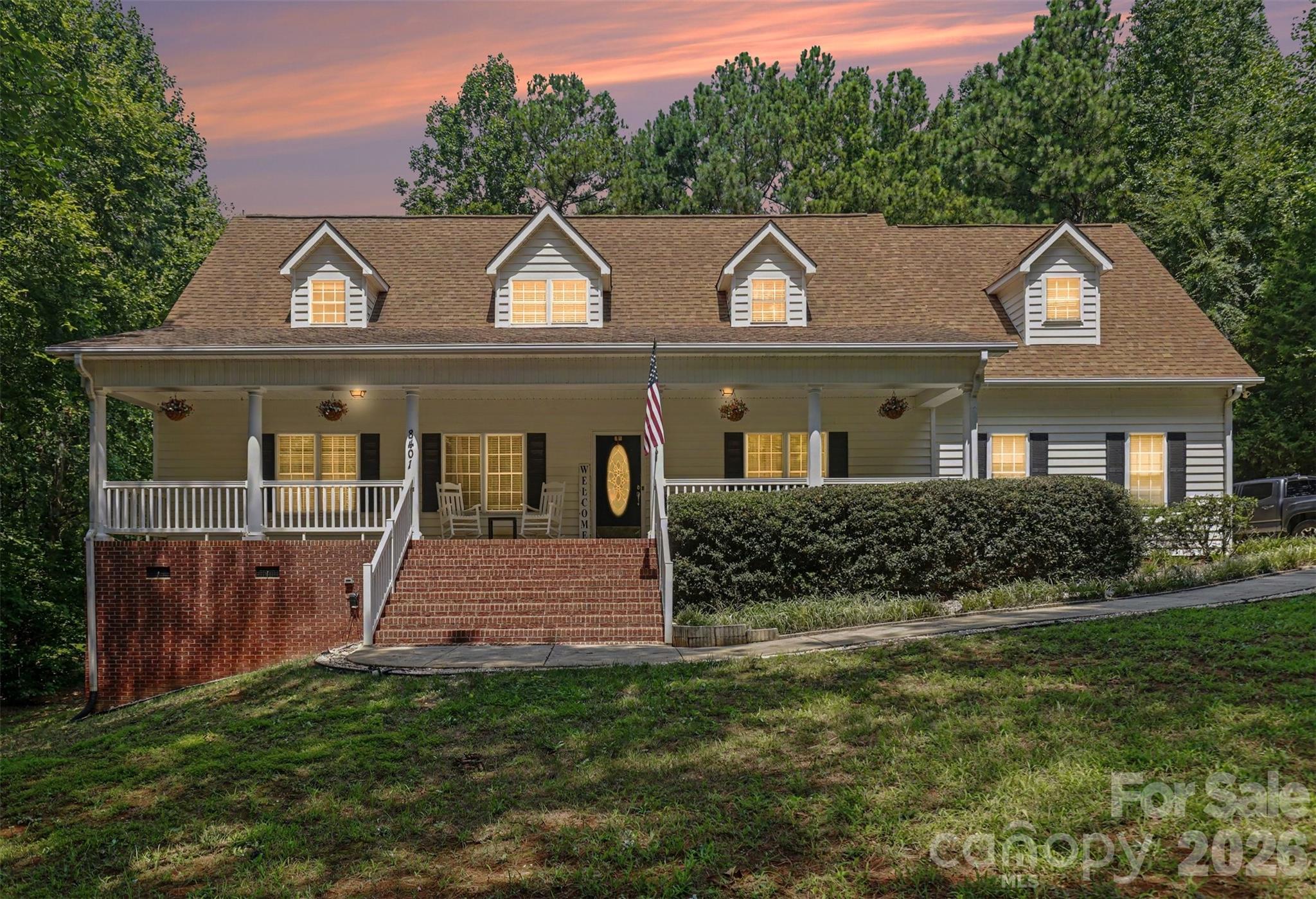 8401 Shelley Mullis Road Property Photo 2