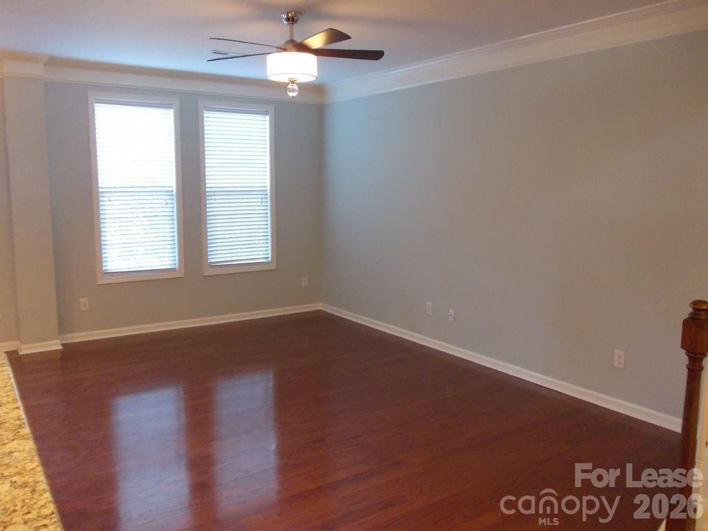 9525 Burford Lane Property Photo 4