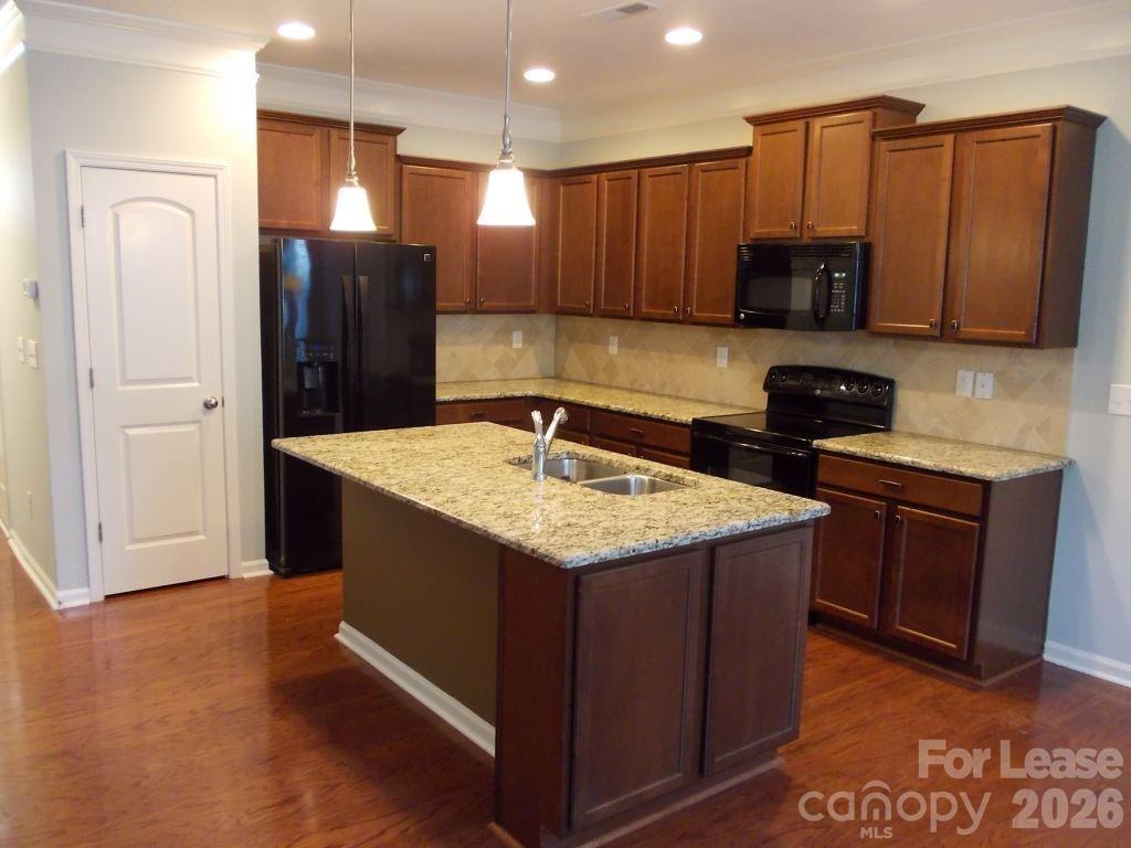 9525 Burford Lane Property Photo 5