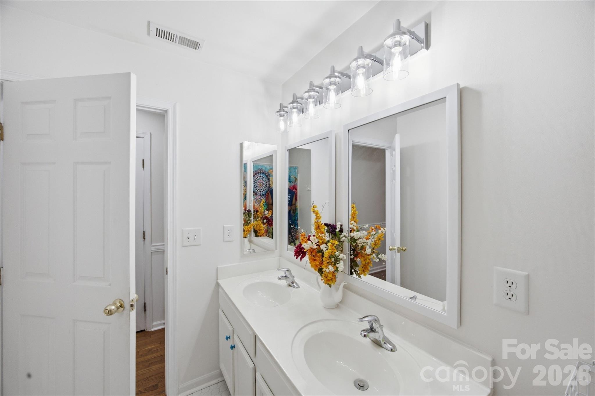 221 Nixon Road Property Photo 23